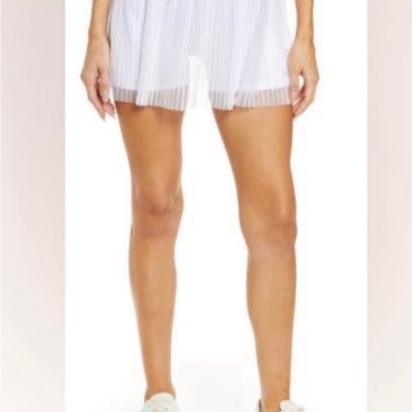 ALO Yoga Tennis/Golf Skirt White Pleated Mesh Flirty Overlay Shorts Size-L EUC - Picture 3 of 8